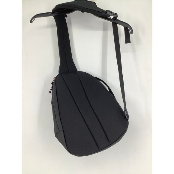 The North Face One Size Women's Black Isabella Sling Bag Crossbody L27-14 - Picture 4 of 7